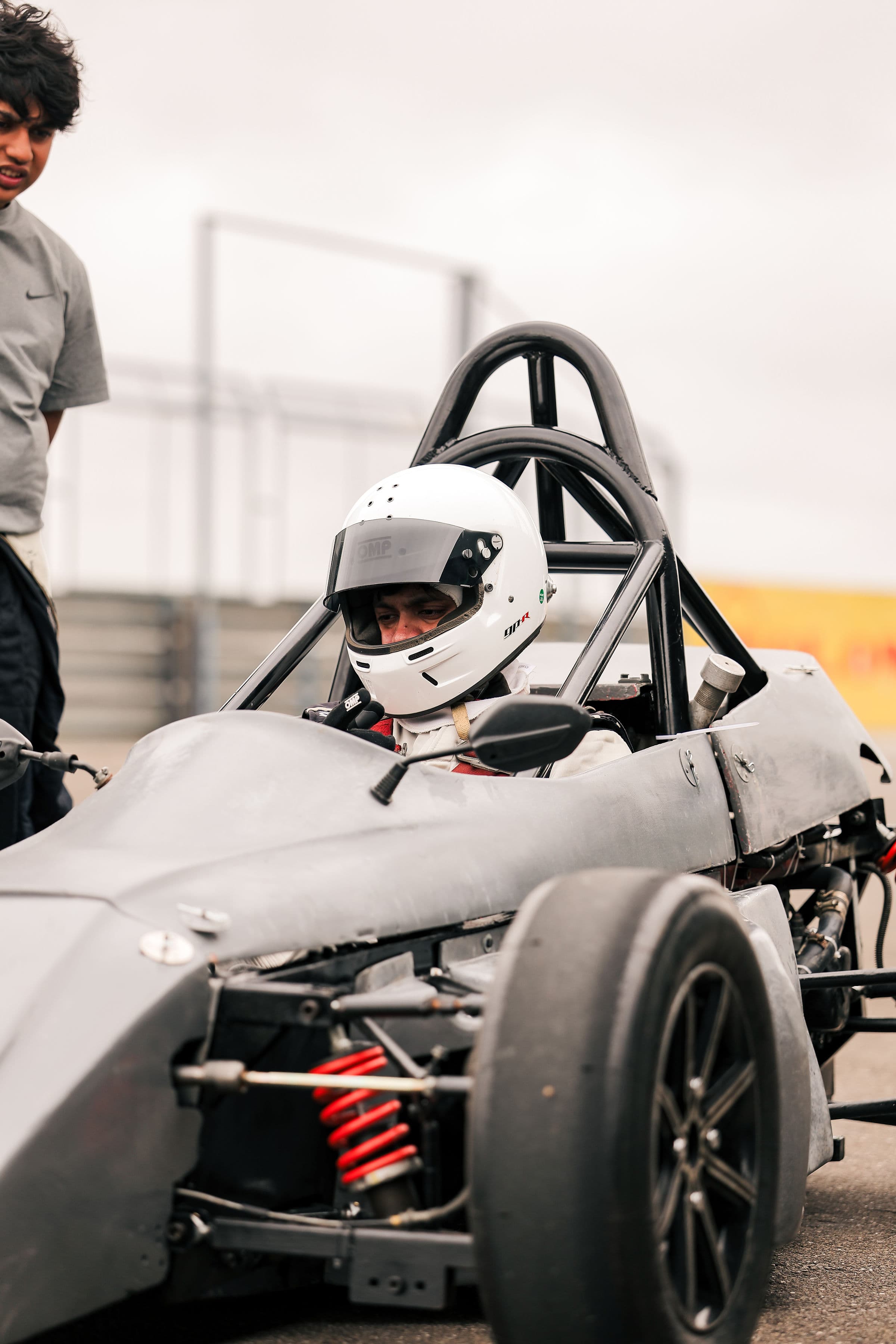 Formula 1300 Car Experience – Track Action at Aruani Grid